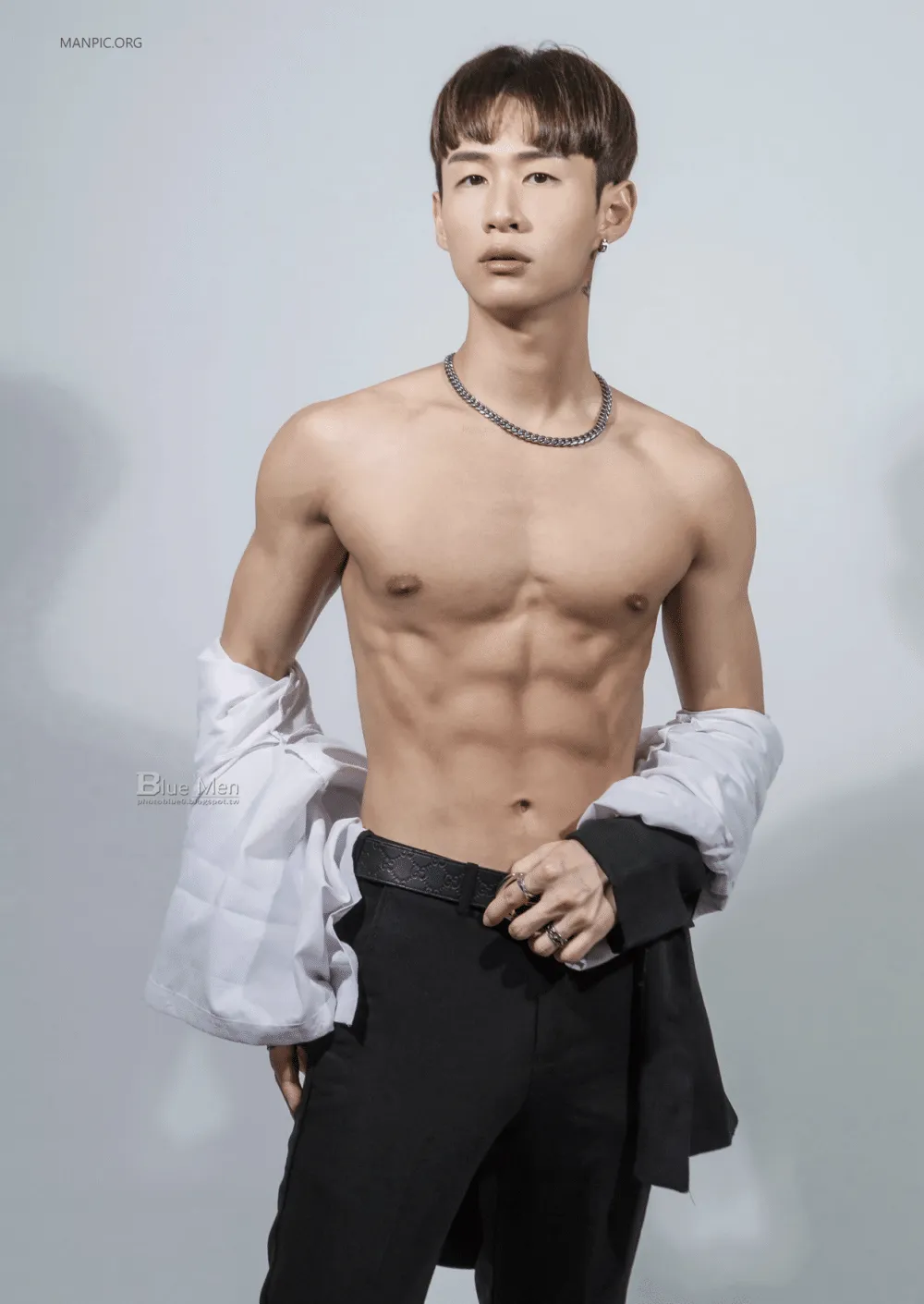BLUEMEN 藍男色 NO.485 禁忌學長學弟3P全開 奶弟挖掘[Photo+Video R+]-MANIMG